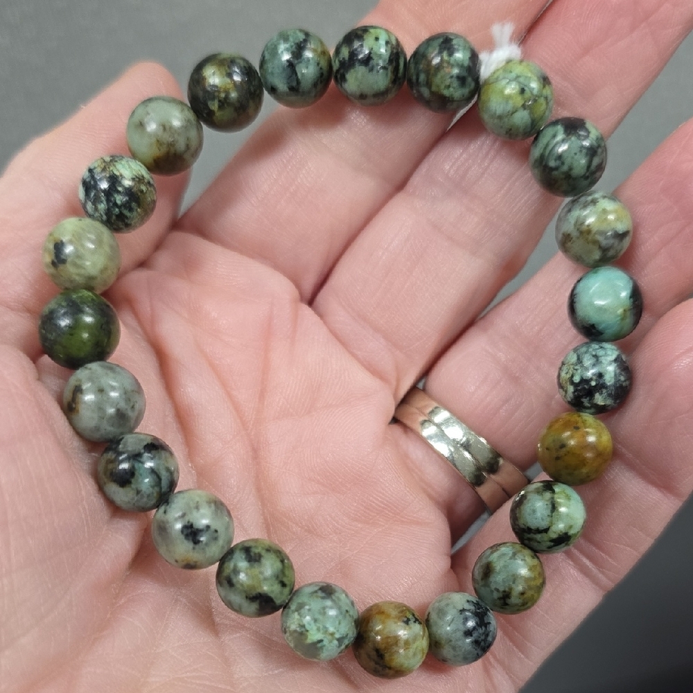 🥳 SALE🐰 8-9mm African Turquoise Bracelet.